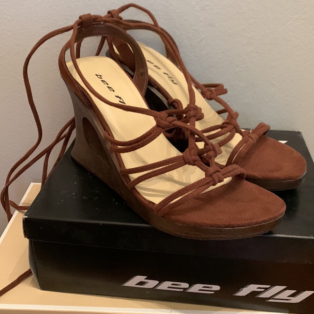 Bee Fly Open toe Wrap around Wedges
